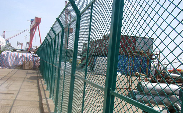 鋼板網(wǎng)護(hù)欄網(wǎng) 鋼板網(wǎng)護(hù)欄網(wǎng)